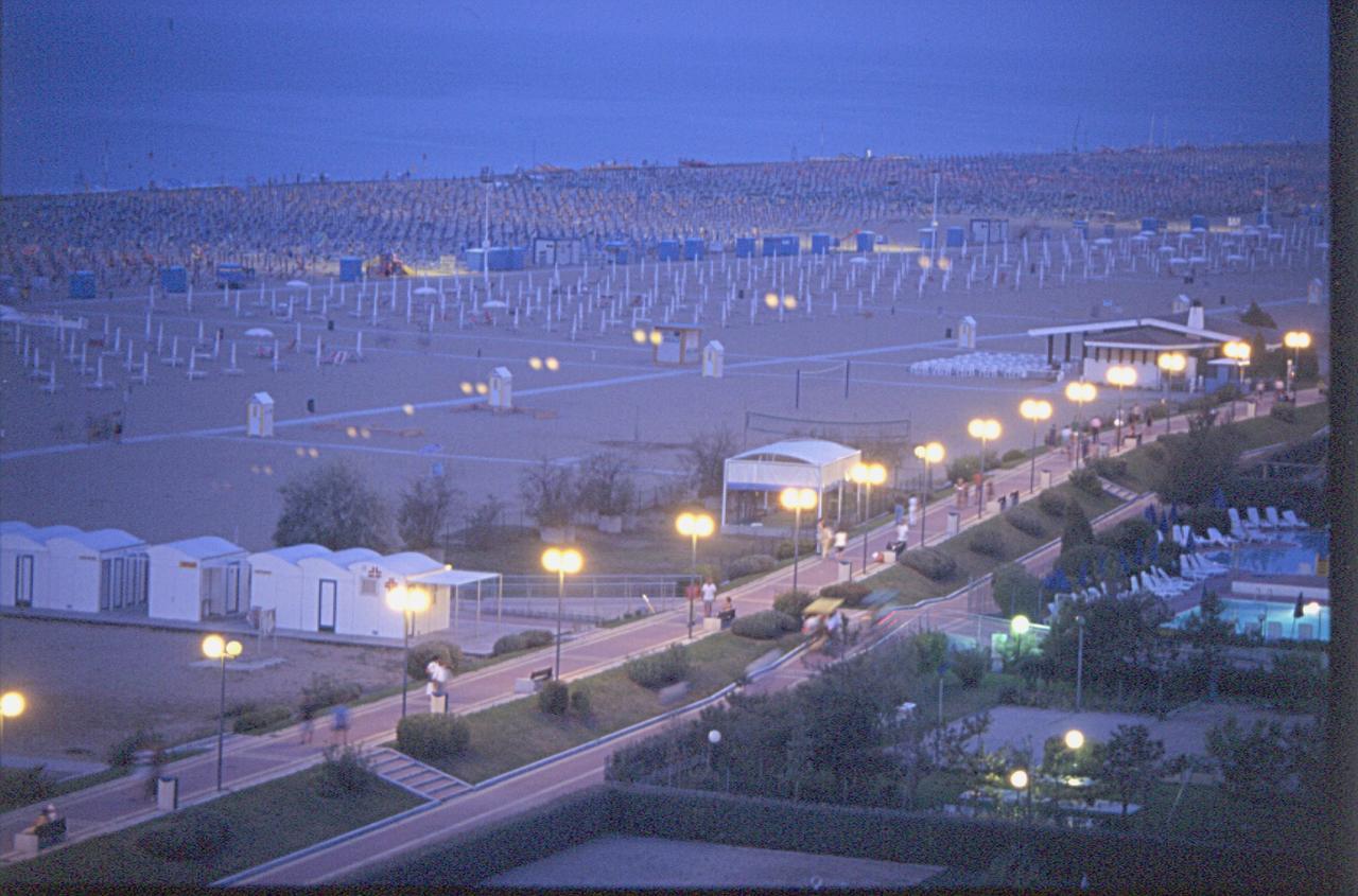 Isi Apartment Bibione Exterior photo
