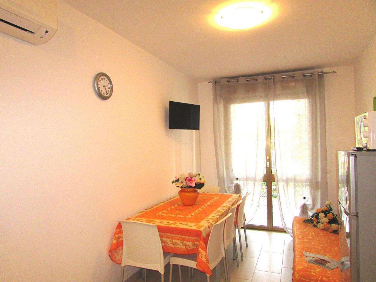 Isi Apartment Bibione Exterior photo