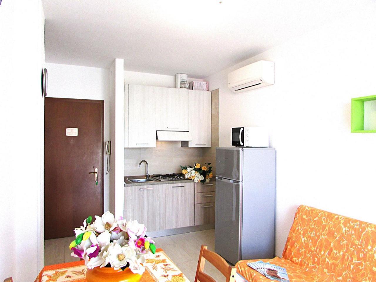 Isi Apartment Bibione Exterior photo