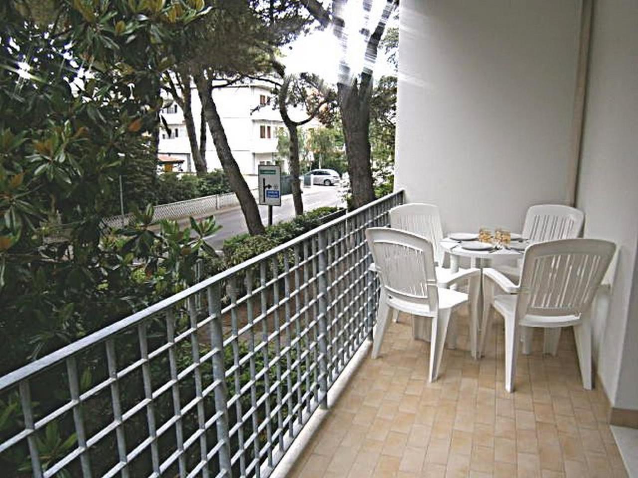 Isi Apartment Bibione Exterior photo